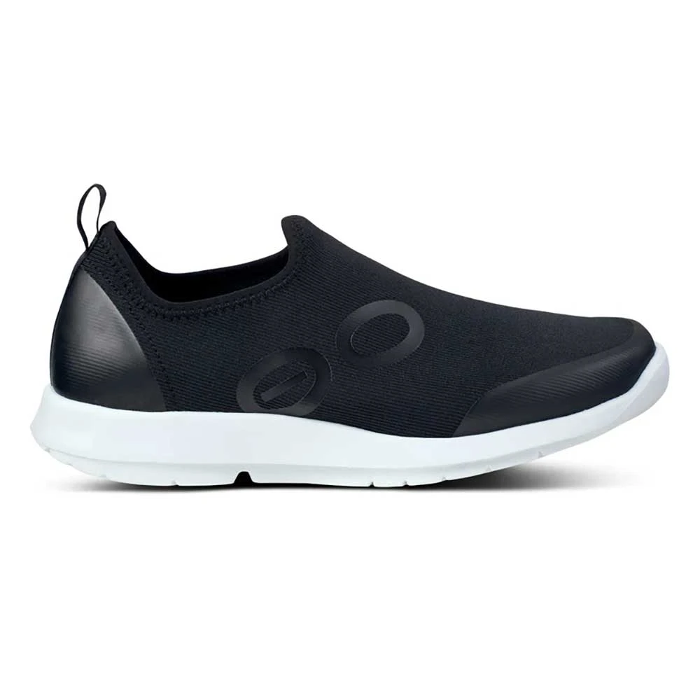 OOfos Women's OOmg Sport Shoe - White/Black- Regular (B) 3 OOfos Women's OOmg Sport Shoe - White/Black- Regular (B)